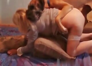 Aged slut satisfies her sexual hunger by fucking with her big dog