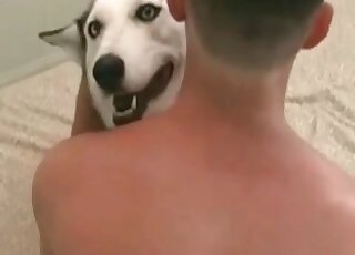 Guy takes off his pants to give a good fuck to his submissive dog
